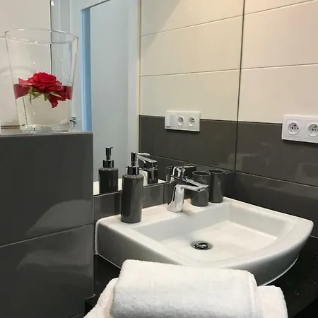 Przy Sosnowym Lesie * Dziwnówek