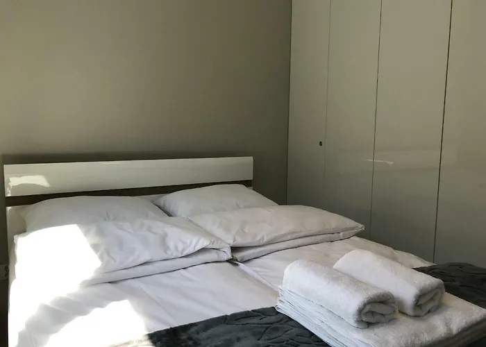 Przy Sosnowym Lesie * Dziwnówek